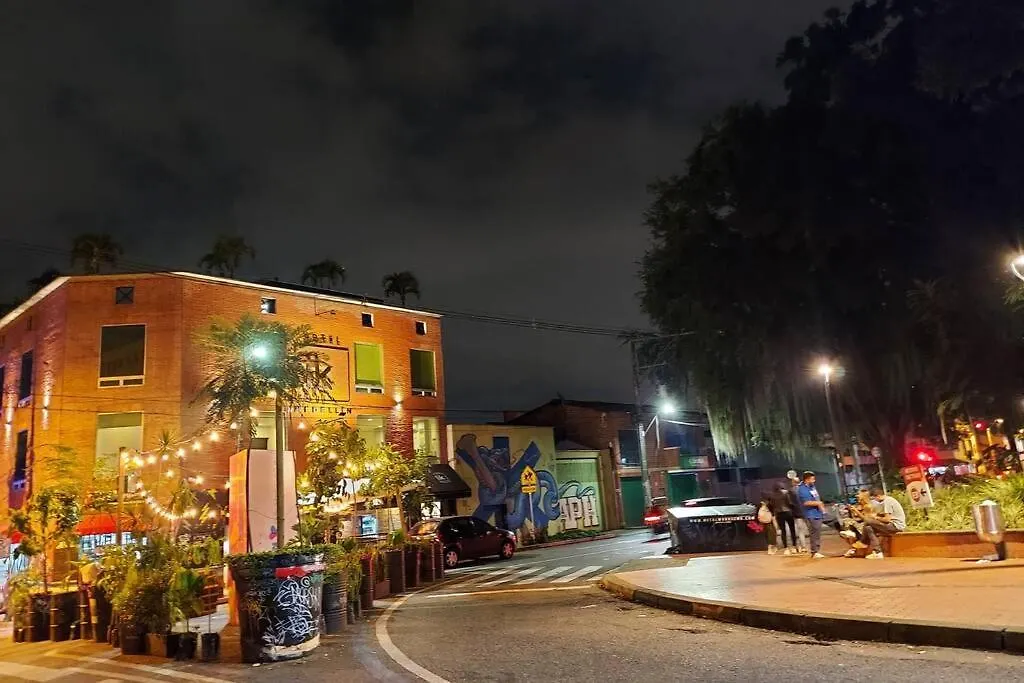 Apartamento en Parque del Poblado Medellín 0*,  Colombia